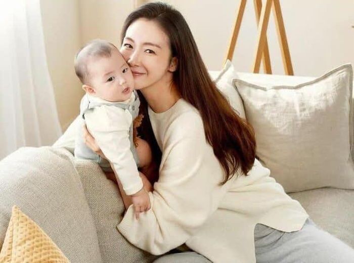 Nữ diễn viên dành thời gian bên gia đình nhỏ thay vì tiếp tục theo đuổi nghiệp diễn