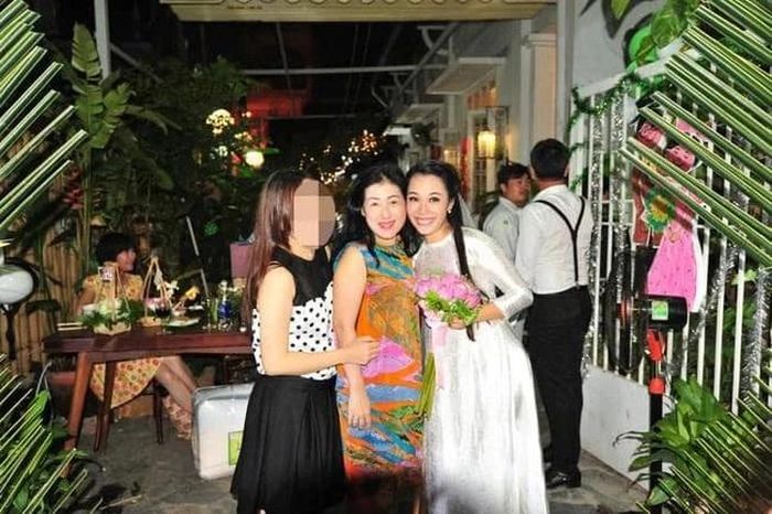 Loạt ảnh được cho là ảnh cưới của O Sen Ngọc Mai trước khi về chung một nhà với Quốc Nghiệp gây xôn xao. Ảnh: Phá đảo showbiz