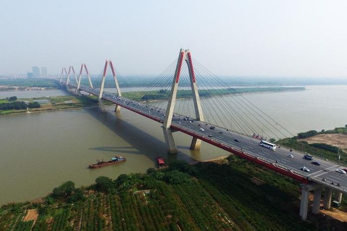 Tuần tới, phương tiện lưu thông qua cầu Nhật Tân sẽ bị cấm theo giờ