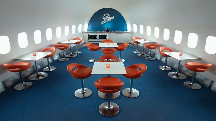 Jumbo Stay là một khách sạn được xây dựng hoàn toàn bên trong một chiếc Boeing 747, nằm trong khuôn viên của Sân bay Arlanda ở Stockholm, Thụy Điển