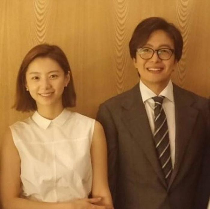 Bức ảnh này đánh dấu lần đầu mà cặp đôi gặp nhau vào năm 2014, khi Park Soo Jin trở thành nghệ sĩ của công ty chồng