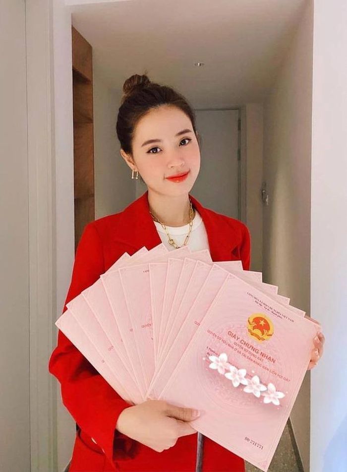 Midu sở hữu nhan sắc xinh đẹp và tài sản khủng