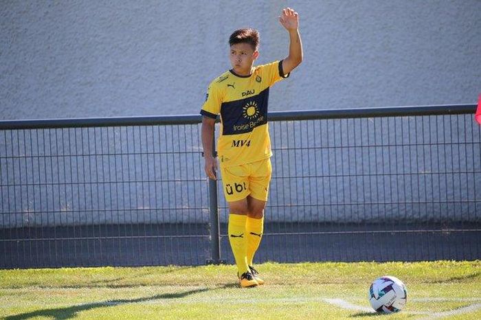Quang Hải đang phải dựa vào những trận đấu cho đội B của Pau FC để duy trì cảm giác thi đấu.(Ảnh: Pau FC)