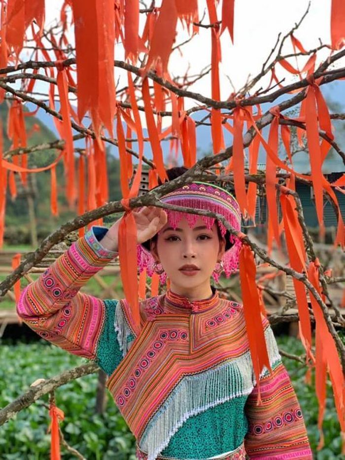 Chi Pu cũng từng gây sốt khi hóa thành thiếu nữ dân tộc thiểu số