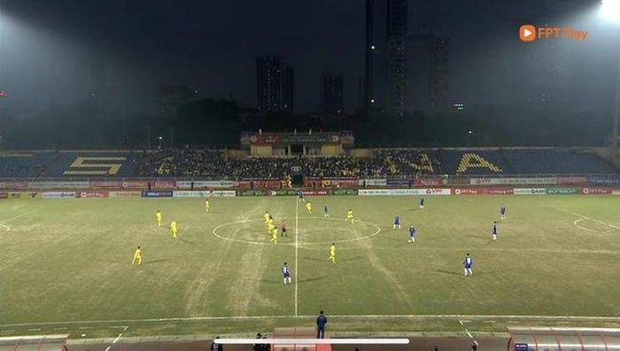 Mặt sân Vinh trong trận đấu giữa SLNA vs Đà Nẵng