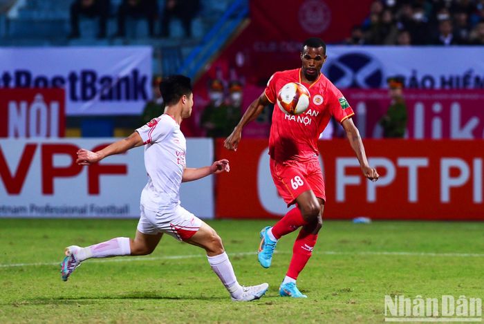 Rodrigues Gustavo Henrique cùng các ngoại binh của Công an Hà Nội chưa thể tìm nhịp thi đấu ở trận này.