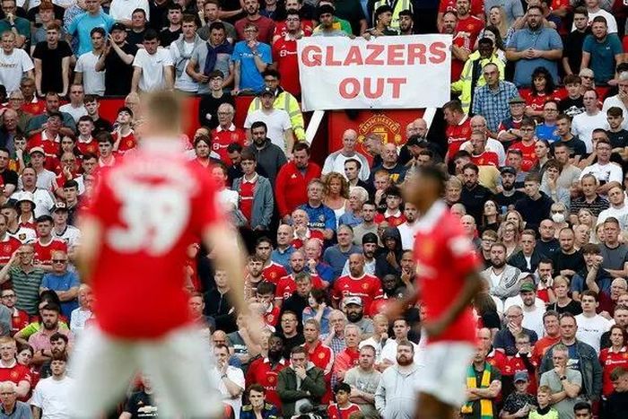 Các cổ động viên đã chán ngấy việc nhà Glazers liên tục bòn rút câu lạc bộ.