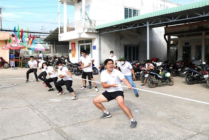 Thi đấu kéo co