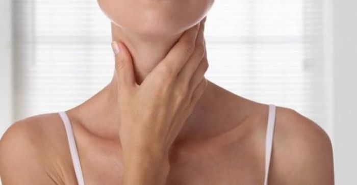 Xoa bóp vùng cổ kích thích dây thần kinh phế vị giúp hạn chế nhịp tim nhanh.