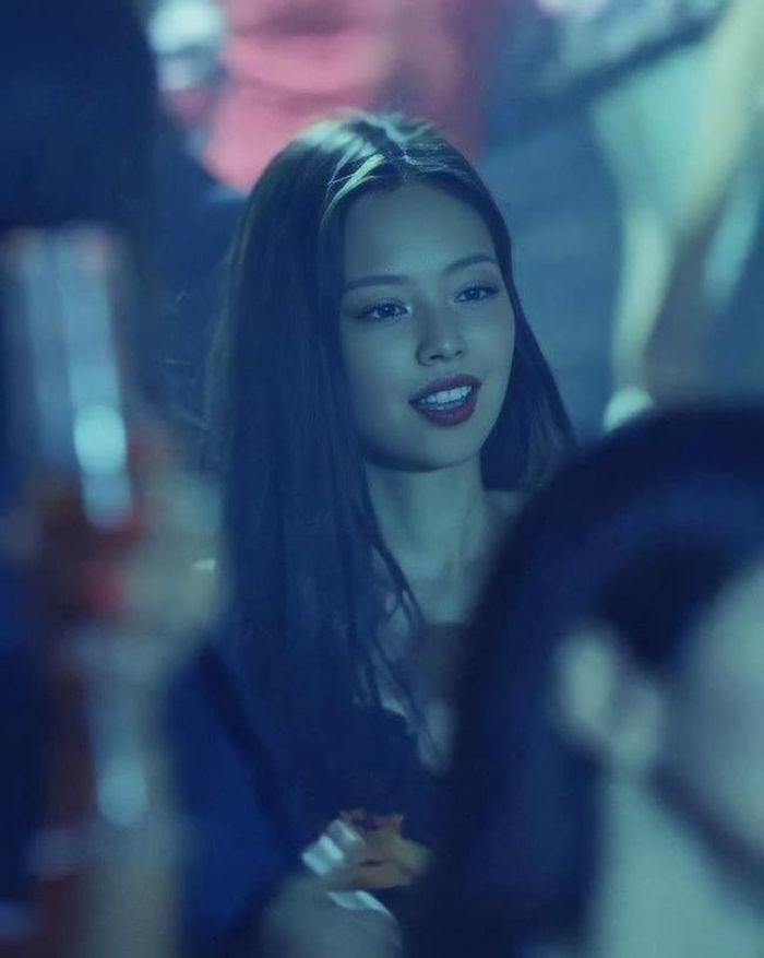 Tạo hình của Jennie Blackpink trong "The Idol"