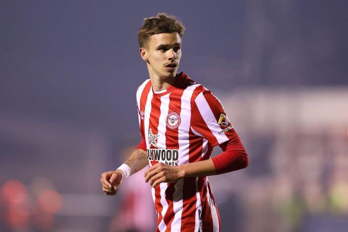 Kể từ khi gia nhập Brentford theo bản hợp đồng cho mượn từ Inter Miami, Romeo Beckham chưa có nhiều cơ hội thể hiện mình trong mào áo đội trẻ. Tuy nhiên, cậu con trai thứ của David Beckham cuối cùng cũng ghi dấu ấn