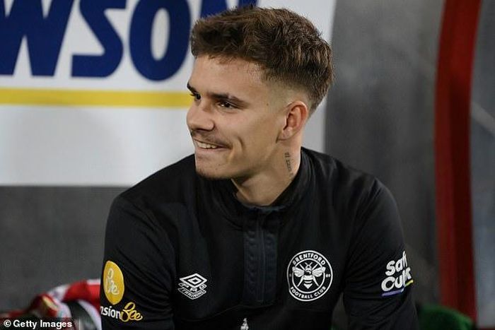 "Tôi rất hạnh phúc và tự hào khi gia nhập Brentford. Tôi rất háo hức xem mình có thể làm được những gì tại đây", Romeo chia sẻ