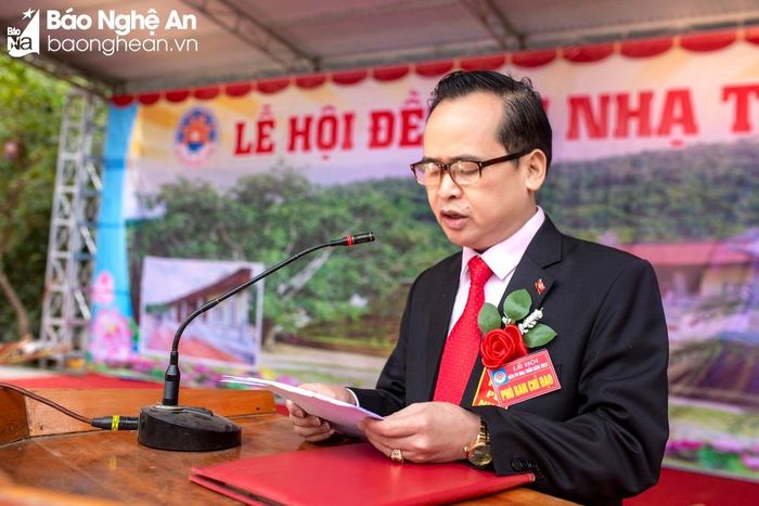 Đồng chí Nguyễn Hữu Minh - Chủ tịch UBND huyện Kỳ Sơn phát biểu khai mạc Lễ hội Đền Pu Nhạ Thầu năm 2023. Ảnh: Duy Khánh