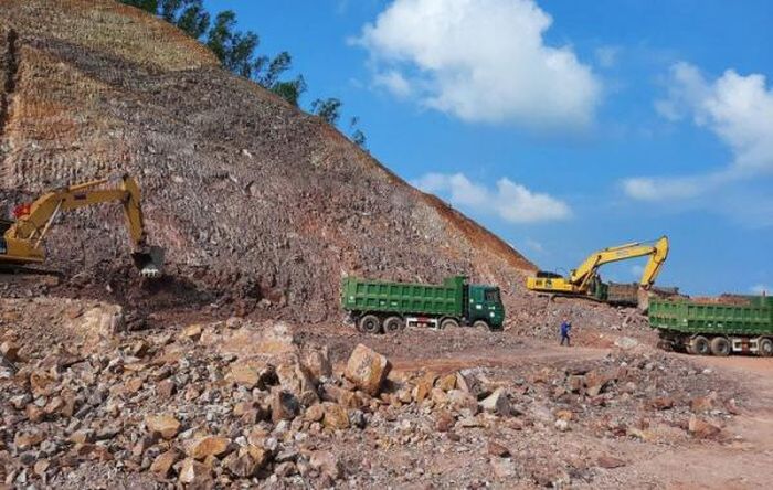 Thủ tướng yêu cầu các địa phương không để xảy ra việc giao không đúng đối tượng, mua đi bán lại các mỏ vật liệu.