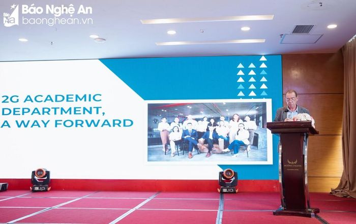 Ngài Peter Wright - Giám đốc Học thuật 2G Education phát biểu tại sự kiện.