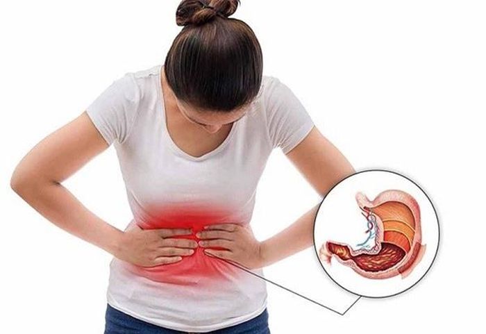 Ngộ độc có thể biến chứng nguy hiểm ảnh hưởng tới hệ tiêu hóa.