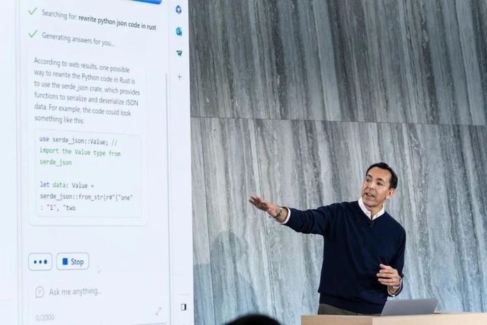  Microsoft ra mắt chatbot AI tích hợp trên công cụ tìm kiếm Bing có thể trả lời trực tiếp câu hỏi thay vì đưa ra đường dẫn. Ảnh: AP. 