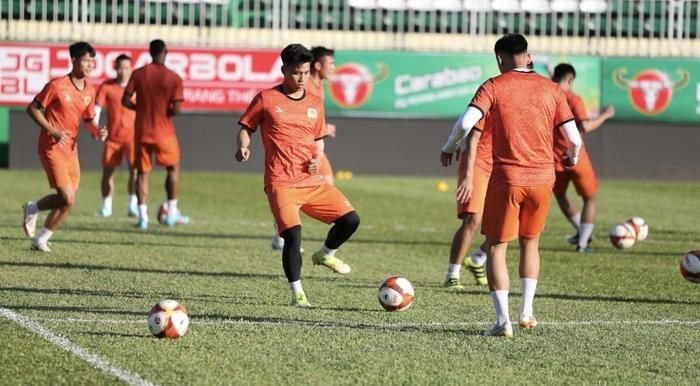 Cựu hậu vệ HAGL sẽ đối đầu với đội bóng phố Núi vào 17h ngày mai tại sân Pleiku. Ảnh: Anh Đồng
