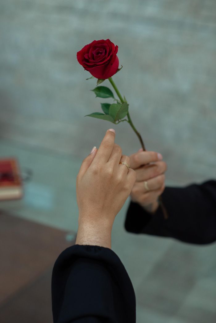 Người ấy có thể nói dối để lôi kéo sự chú ý của bạn. Ảnh minh họa: Hebert Santos/Pexels.