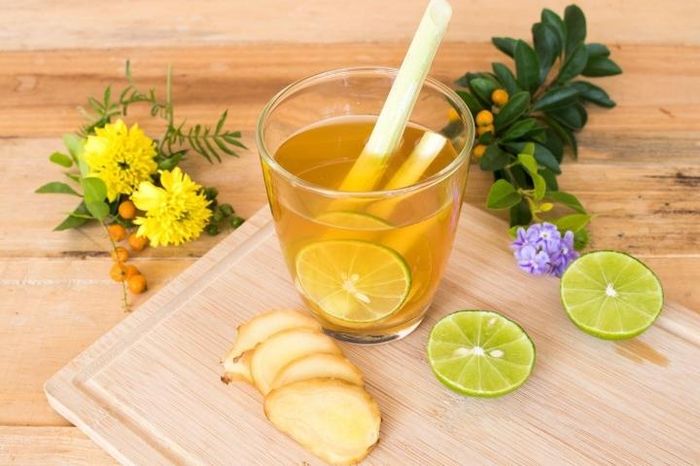 Kết hợp chanh với sả và gừng sẽ giúp tăng hiệu quả giảm mỡ đáng kể.