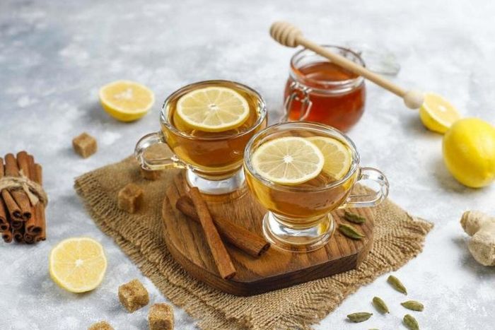 Giảm cân bằng chanh gừng mật ong là cách làm đơn giản, an toàn và ít gây tác dụng phụ.