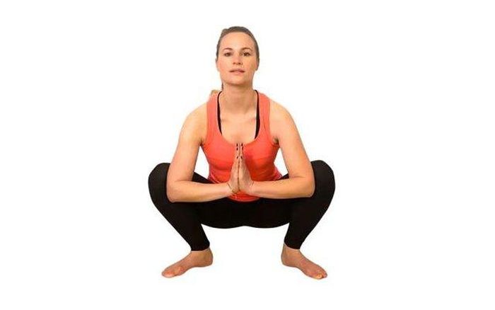 Tư thế ngồi xổm.