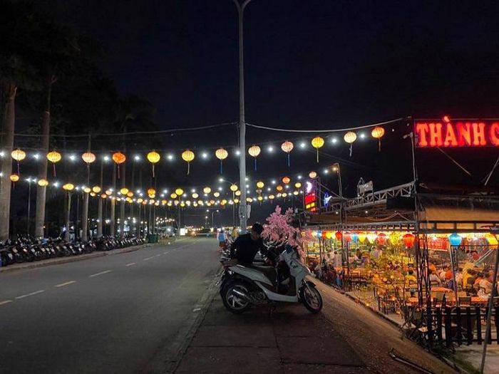 Hiện, Quảng Ngãi không còn chợ đêm nào hoạt động sau khi "giải tán" chợ đêm Sông Trà hồi giữa năm 2021.