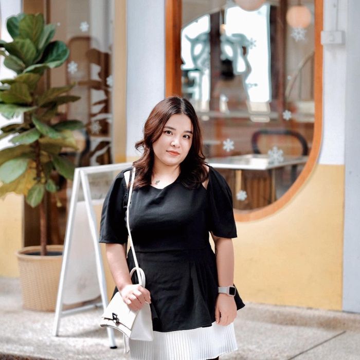 Chị Uyên Nhi