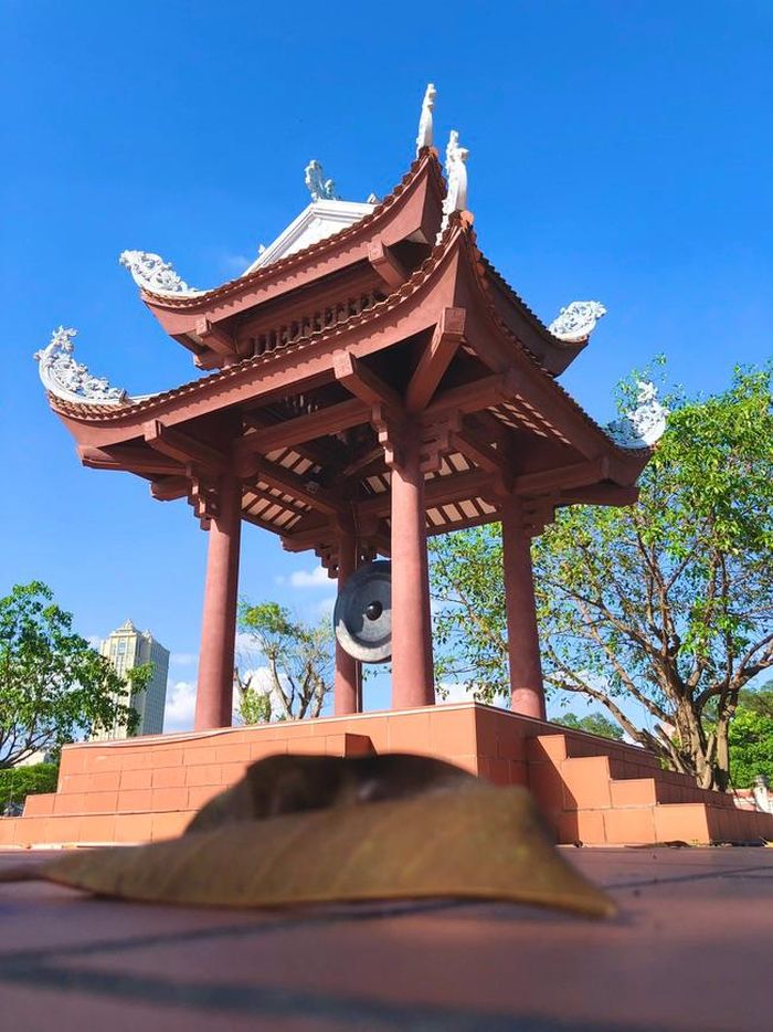 Một góc đền Xã Tắc