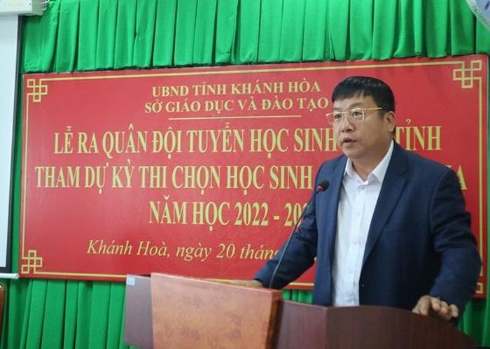 Ông Võ Hoàn Hải - Giám đốc Sở Giáo dục và Đào tạo phát biểu động viên các thí sinh.