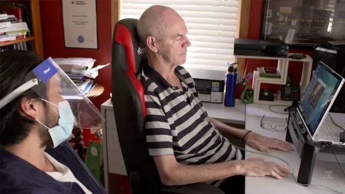 Philip O’Keefe, một trong những bệnh nhân của Synchron trong thử nghiệm lâm sàng Switch, người đầu tiên trên thế giới tweet bằng thiết bị BCI. Ảnh Synchron 