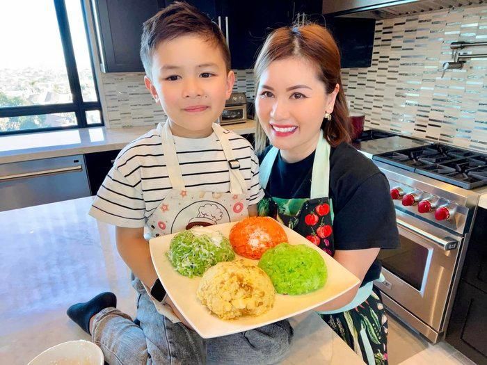 Doanh nhân Thủy Tiên và Đan Trường đều rất thoải mái xuất hiện bên nhau, cùng nuôi dạy và chăm sóc con chung