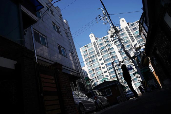  Những người thuê nhà Jeonse dần mất niềm tin. Ảnh minh họa: Reuters. 