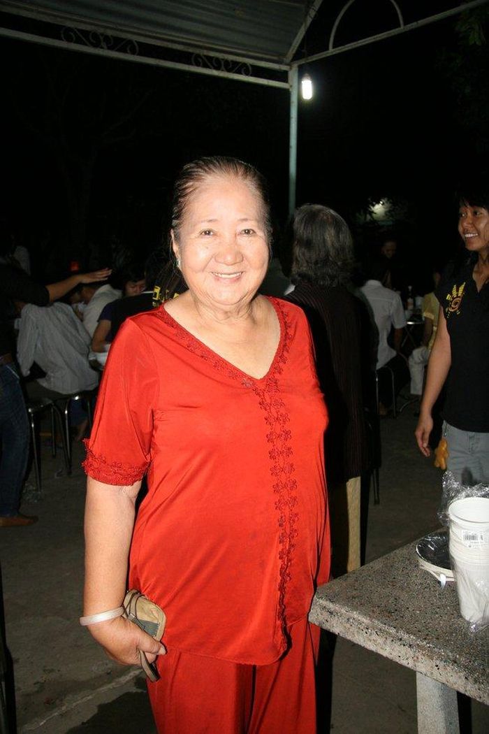 Nụ cười quen thuộc của nghệ sĩ Thiên Kim. Ảnh: LMH