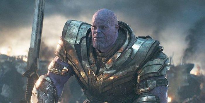 ...Để ngăn chặn điều này, Thanos đã thu thập 6 viên đá Vô cực và búng tay xóa sổ một nửa số sinh vật sống trong vũ trụ
