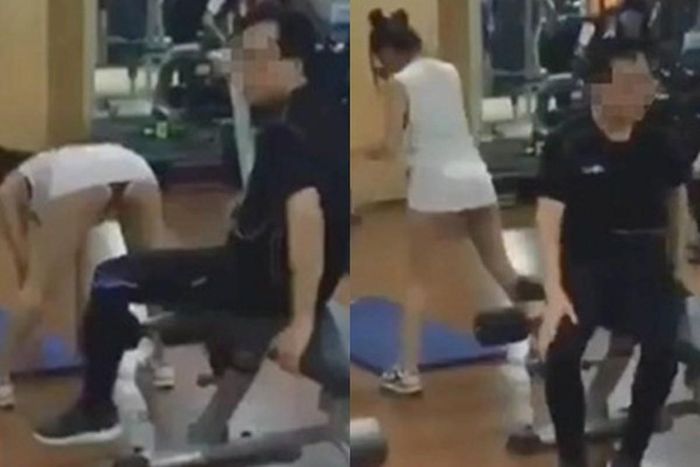 Nếu như không chọn những bộ đồ tập gym quá bó thì hội chị em lại quên mặc quần khi đi tập gym tạo ra cảm giác rất "ố dề" cho những người xung quanh. Đặc biệt khi cúi xuống để thực hiện một vài động tác dễ xảy ra tình huống lộ những vùng nhậy cảm.