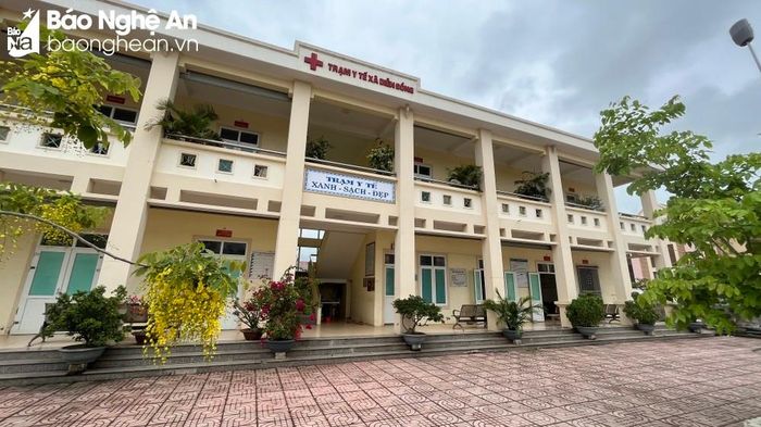 Khuôn viên xanh - sạch - đẹp, bài trí khoa học của Trạm Y tế xã Diễn Đồng (Diễn Châu). Ảnh: TG