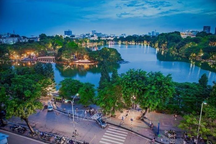 Một góc Hồ Gươm, Hà Nội. Ảnh: TTXVN