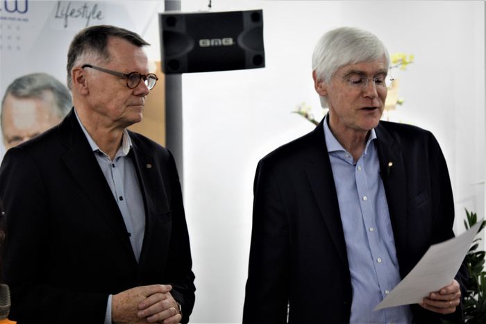  Hai tác giả Andreas Krebs và Paul Williams tại Hà Nội. Ảnh: A.V. 