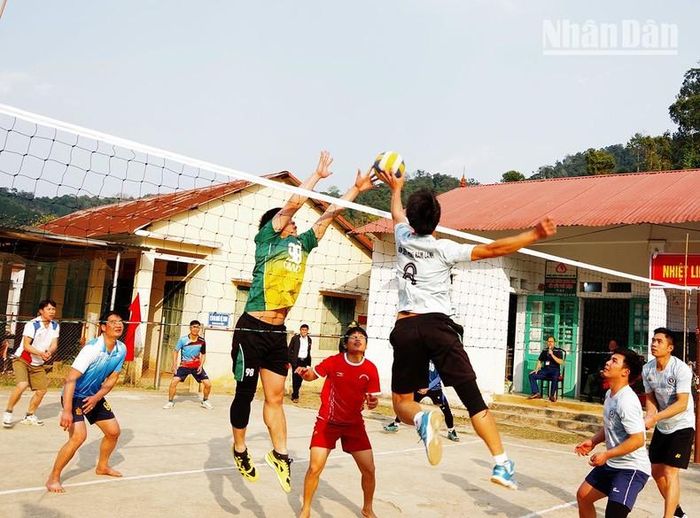 Tổ chức giao lưu bóng chuyền nhân Ngày hội Biên phòng toàn dân.