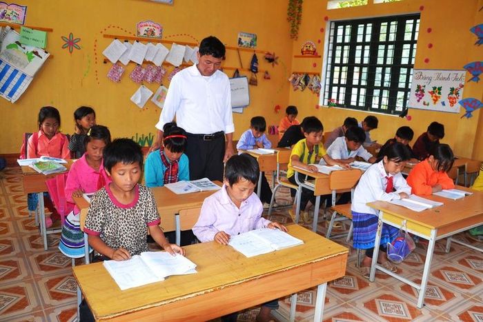 Một tiết học tiếng Việt của học sinh vùng cao Bắc Hà (Lào Cai). Ảnh: Quốc Dũng