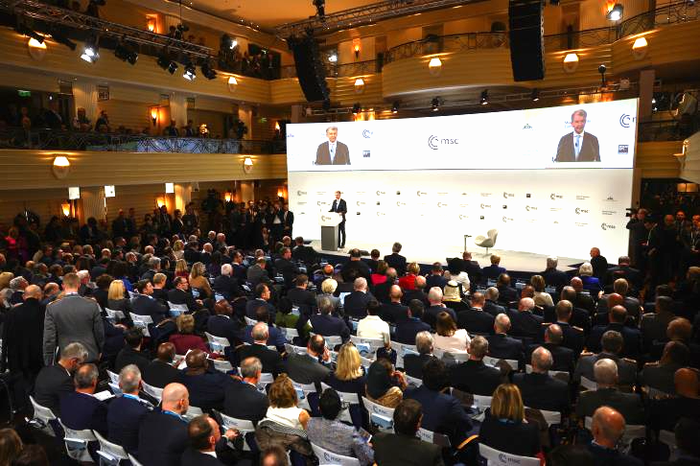 Chủ tịch Hội nghị An ninh Munich Christoph Heusgen phát biểu khai mạc. Ảnh: REUTERS
