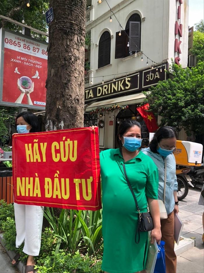 Nhà đầu tư kêu cứu vì doanh nghiệp phát hành trái phiếu không mua lại đúng hạn. Ảnh: Nguyễn Bằng