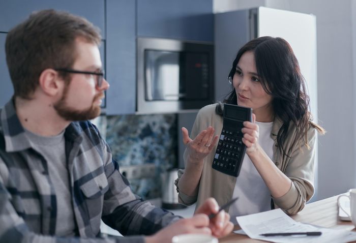  Thẳng thắn trò chuyện với bạn trai hoặc chồng là một bước để tạo ra quyền tự chủ tài chính cho phái nữ. Ảnh minh họa: Mikhail Nilov/Pexels. 
