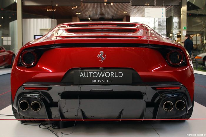  Trong tiếng Italy, Omologata có nghĩa là "homologated", vốn chỉ những mẫu xe thương mại đủ tiêu chuẩn để tham gia các giải đua. 