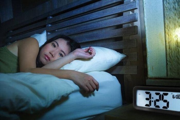  Song song với vấn nạn người dân thiếu ngủ, tình trạng người dân lạm dụng thuốc ngủ cũng gây ra nhiều lo ngại ở xứ củ sâm. Ảnh minh họa: Freepik. 