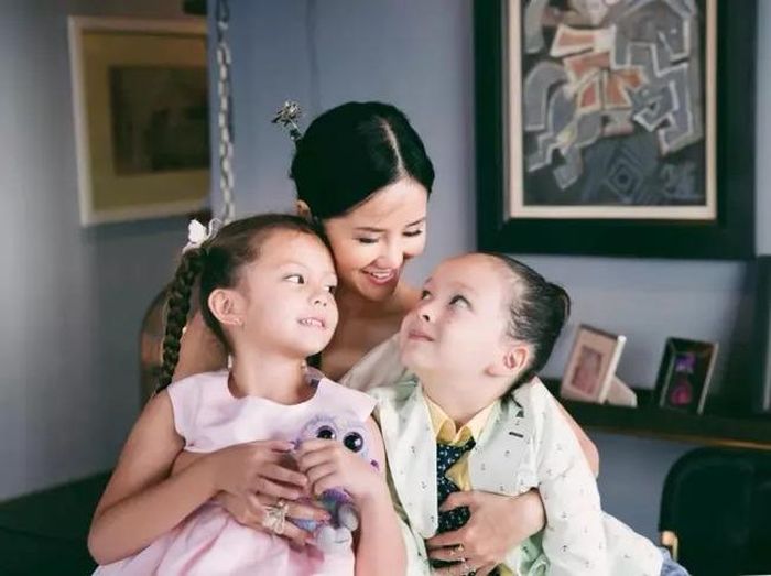 Hồng Nhung chủ trương bồi dưỡng con về mặt tâm hồn, thay vì vật chất