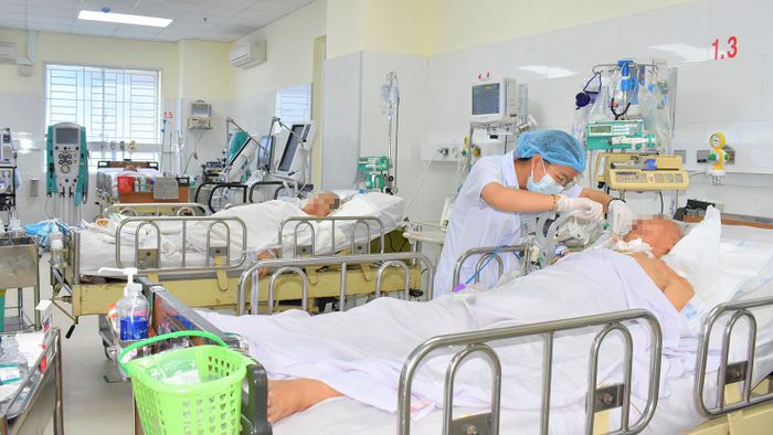 Bệnh nhân được điều trị tại khoa Hồi sức cấp cứu - chống độc, Bệnh viện Nguyễn Trãi với trang thiết bị hiện đại