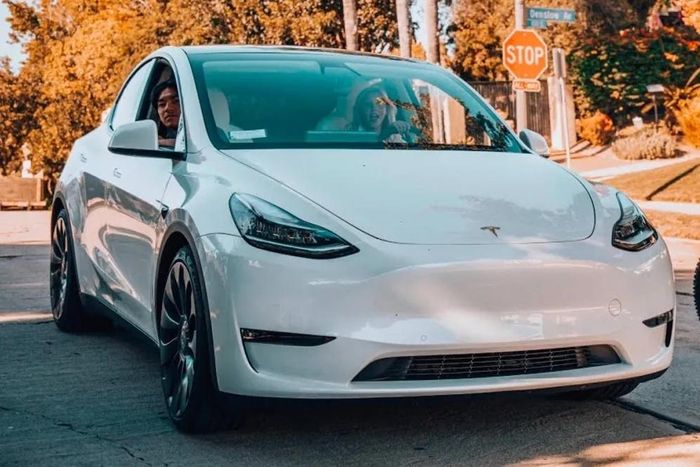 Tệp khách hàng của Tesla Model Y chỉ có khoảng 35% là nữ giới. Ảnh minh họa: Electrek.