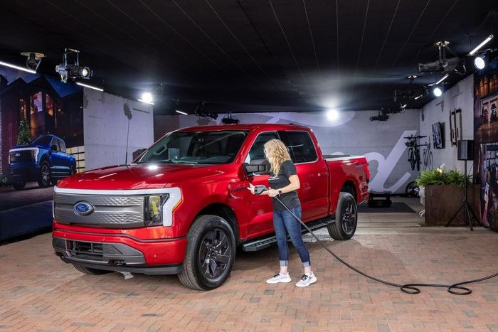 Các hãng xe điện gặp khó trong việc chinh phục khách hàng nữ. Ảnh: Ford.